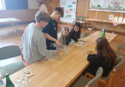 841e0c80 3c21 4438 A41b A1472db0fdcc